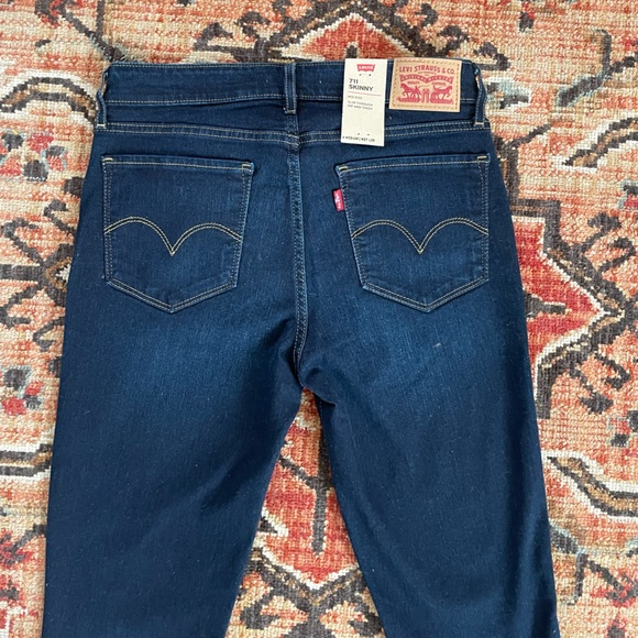 Levi’s 711 Skinny NWT - Picture 2 of 4